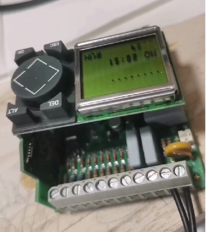 山東 煙臺(tái) 德國(guó)伊頓穆勒 PLC  easy512-AC-RC 維修 上電屏幕不亮 沒(méi)顯示 沒(méi)有輸出 故障